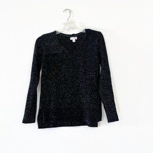 Soft knit sweater with shinny yarn